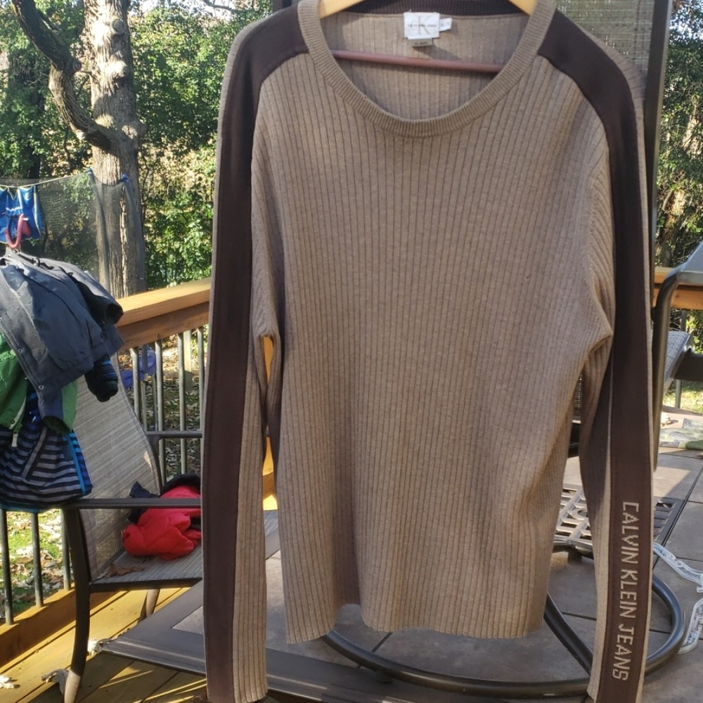 Men's sweater